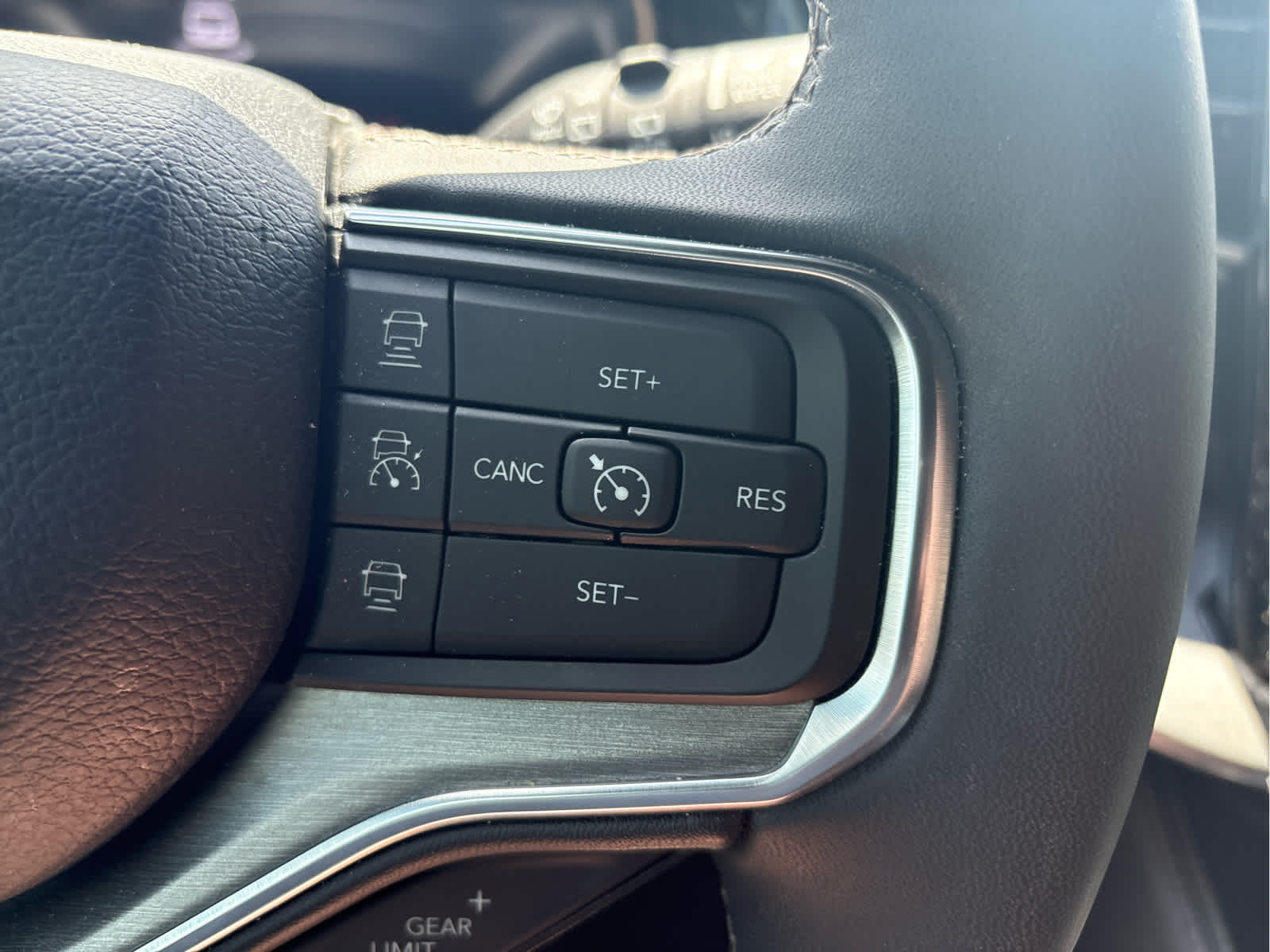 2023 Jeep Wagoneer L Series II Carbide