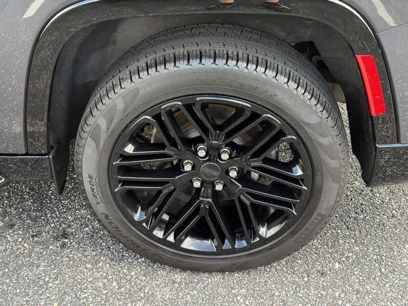2025 Jeep Wagoneer L Series II Carbide