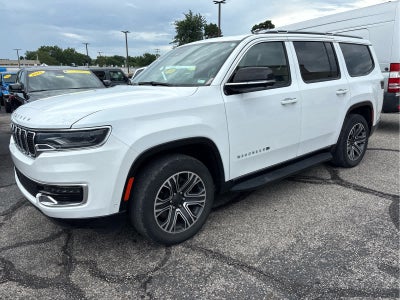 2023 Jeep Wagoneer Base