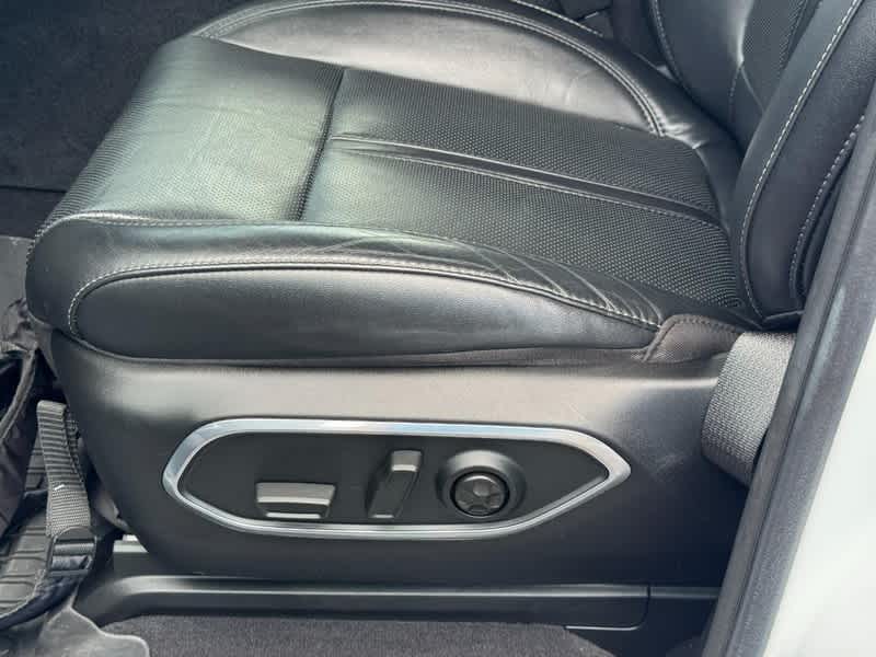 2023 Jeep Wagoneer Base