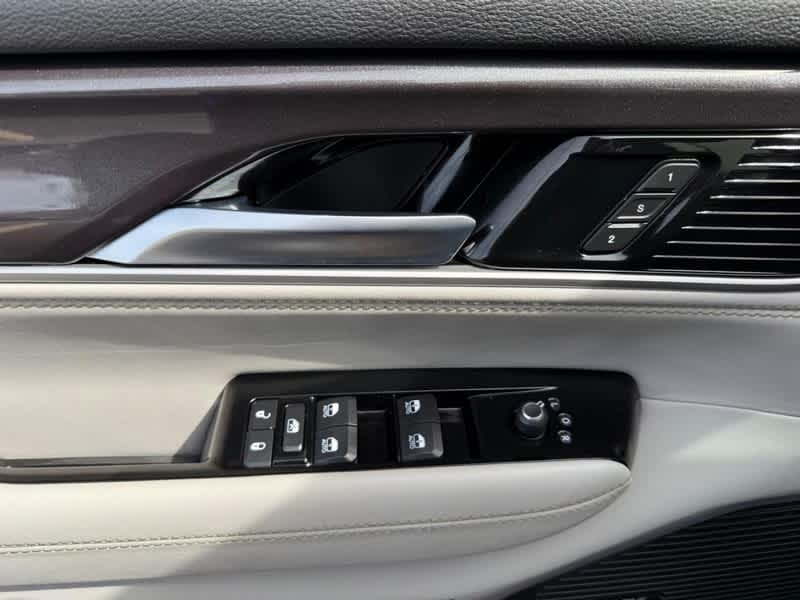 2024 Jeep Wagoneer Base