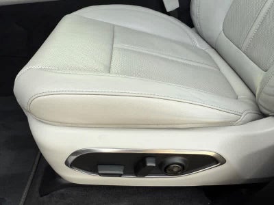 2024 Jeep Wagoneer Base