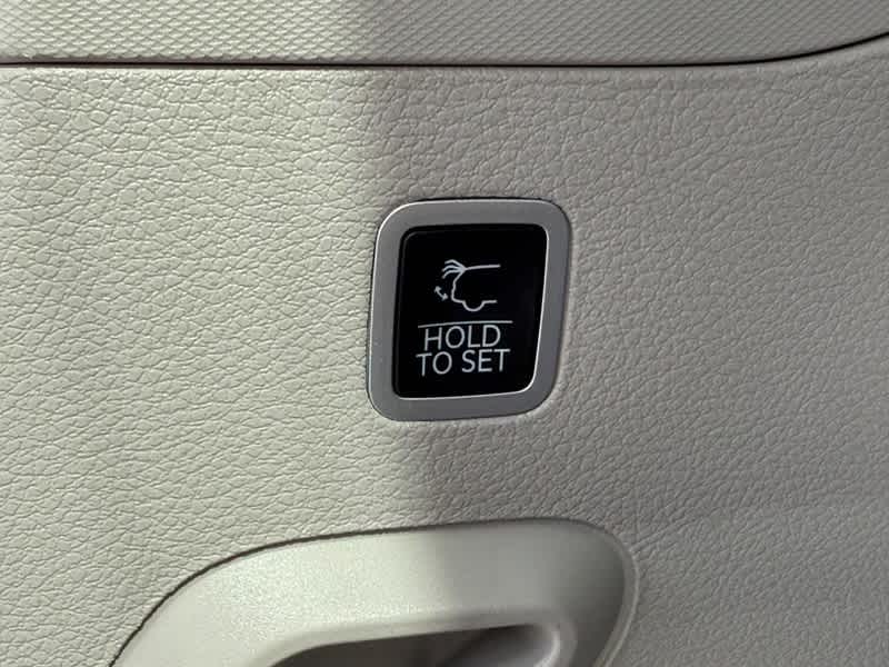 2024 Jeep Wagoneer Base