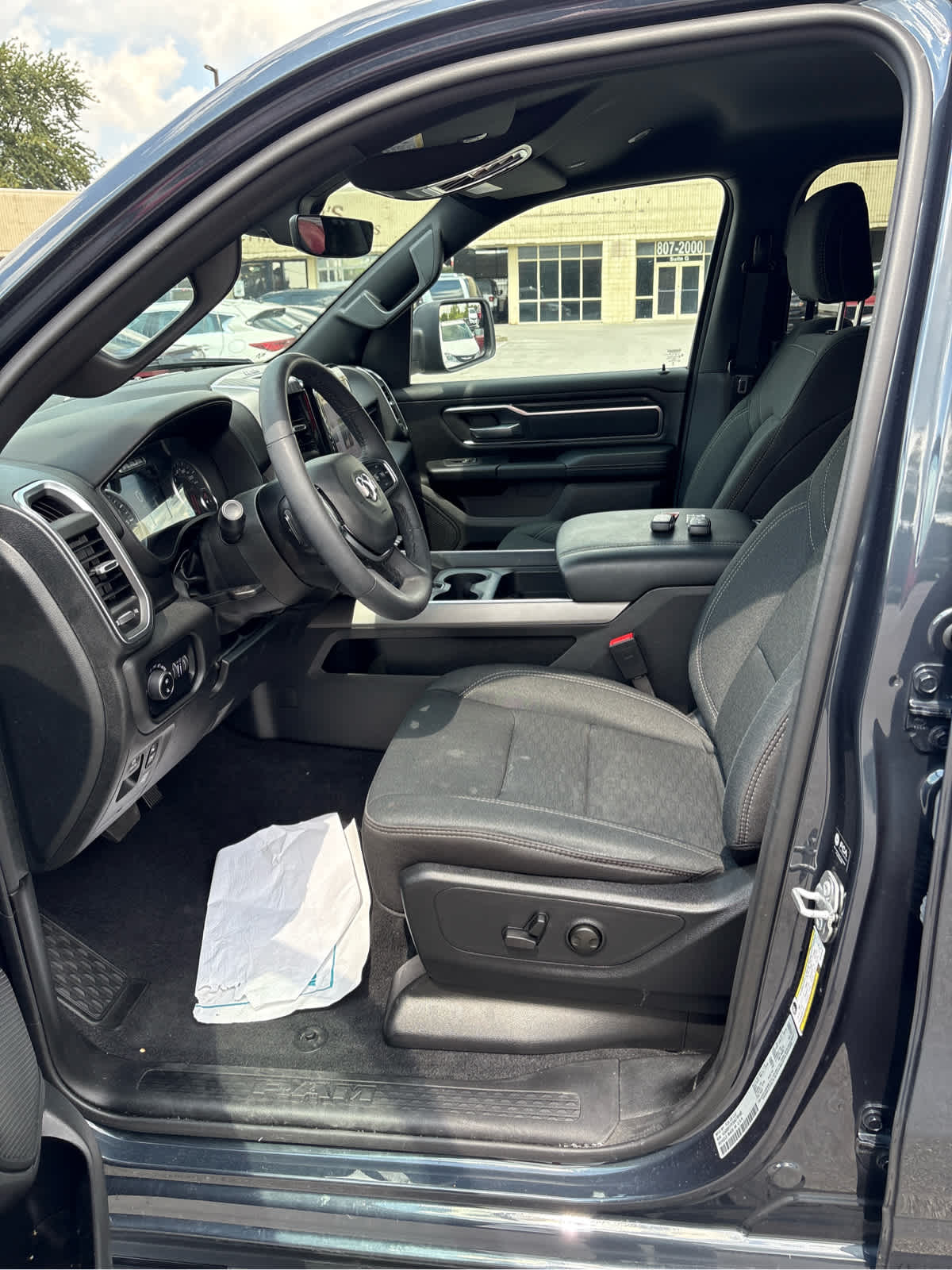 2025 RAM 1500 Big Horn Crew Cab 4x4 5'7' Box