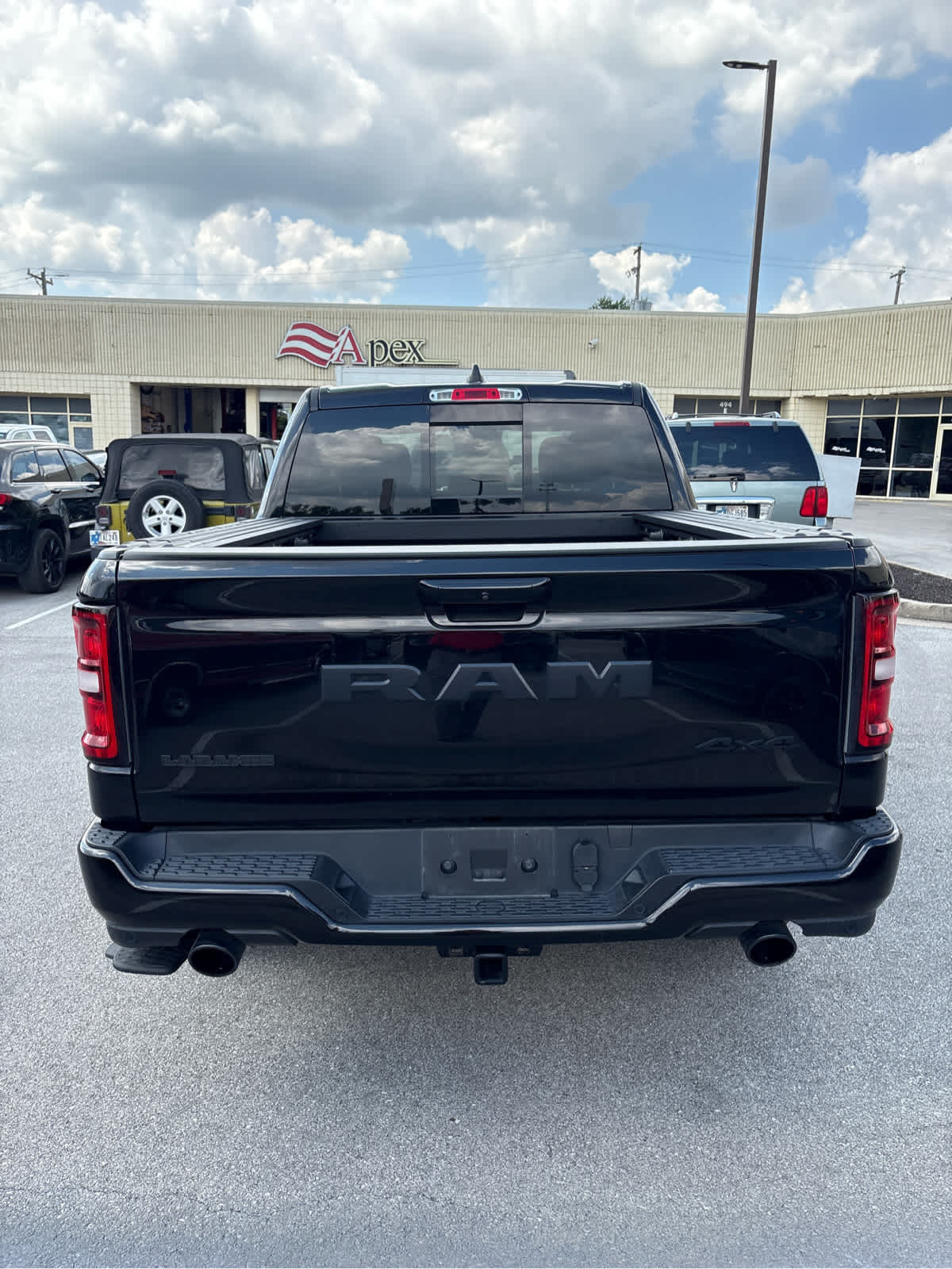 2025 RAM 1500 Laramie Crew Cab 4x4 5'7' Box