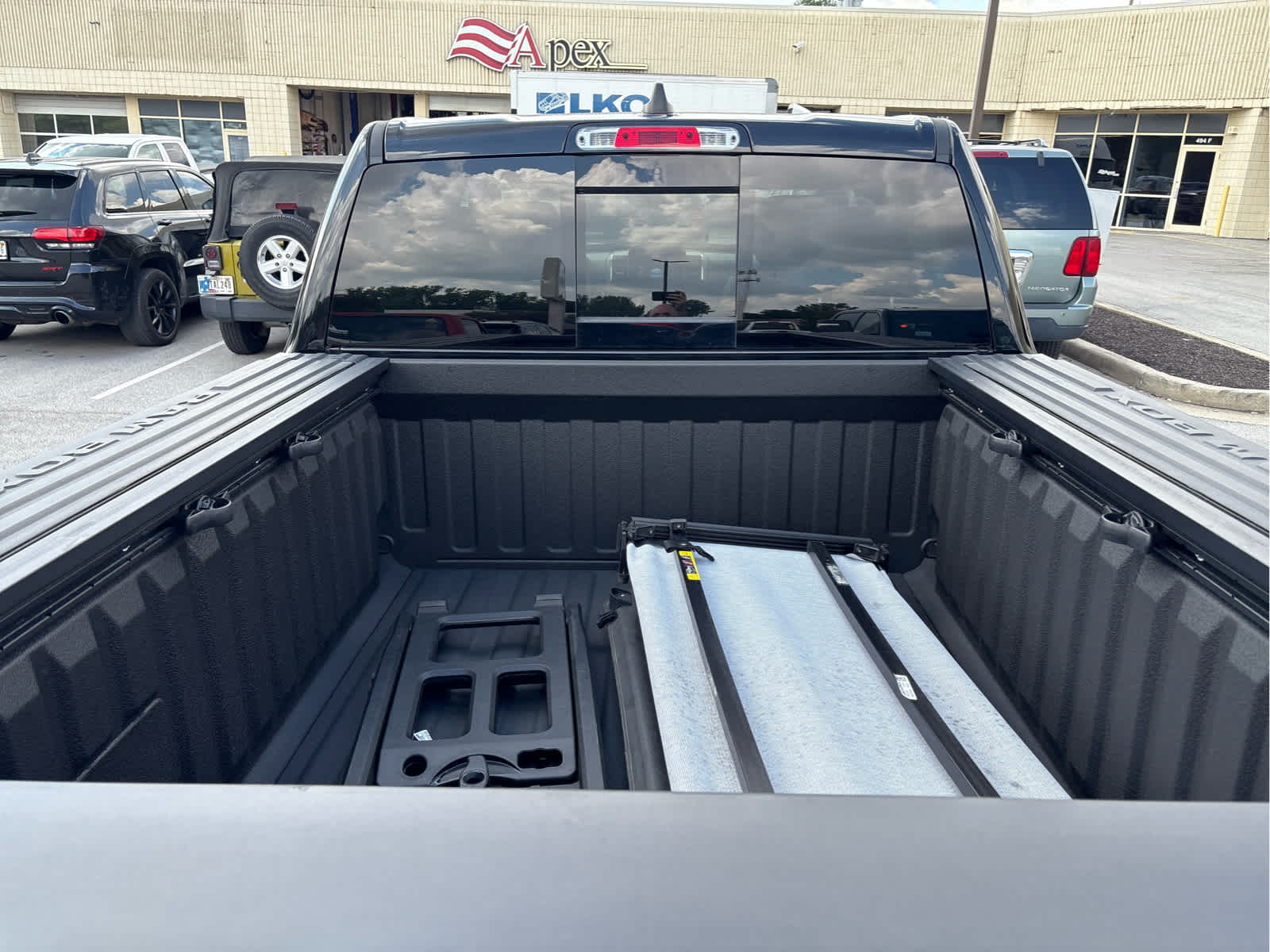 2025 RAM 1500 Laramie Crew Cab 4x4 5'7' Box