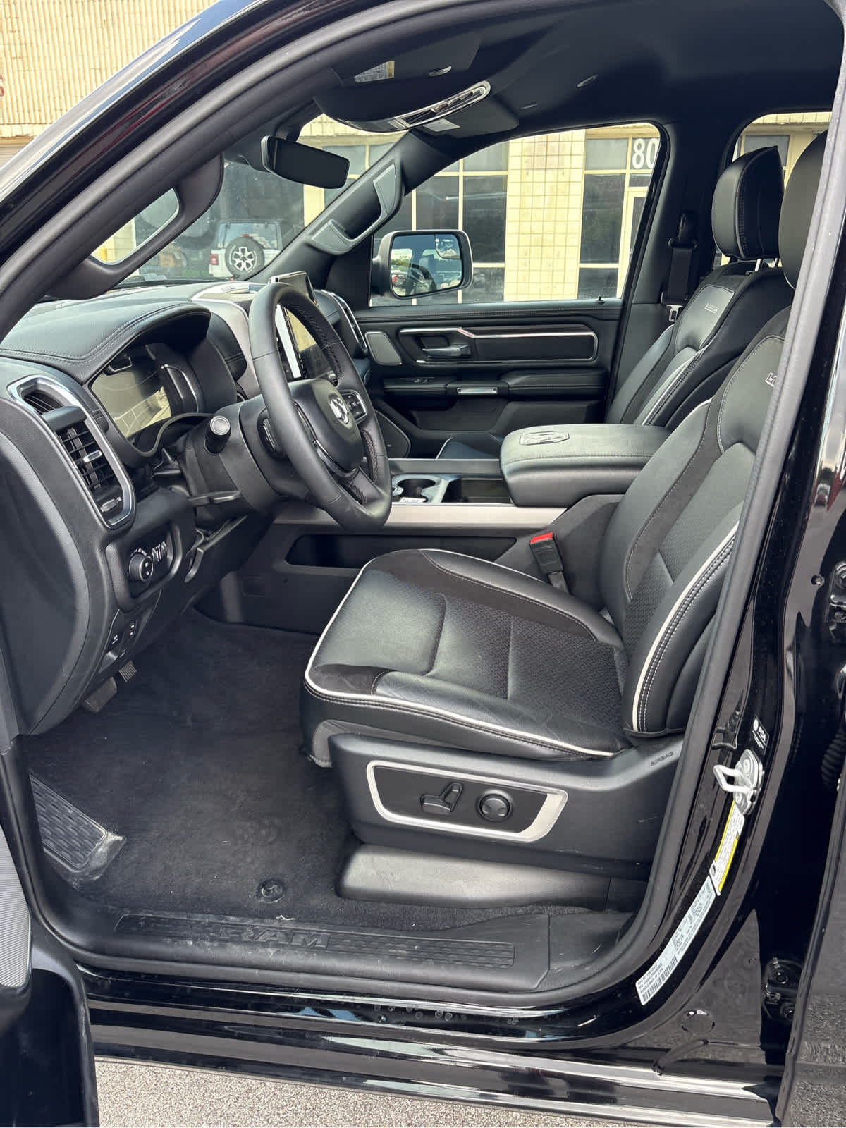 2025 RAM 1500 Laramie Crew Cab 4x4 5'7' Box