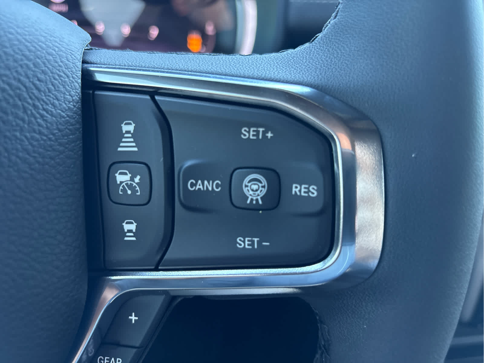 2025 RAM 1500 Laramie 4x4 Crew Cab 5'7 Box
