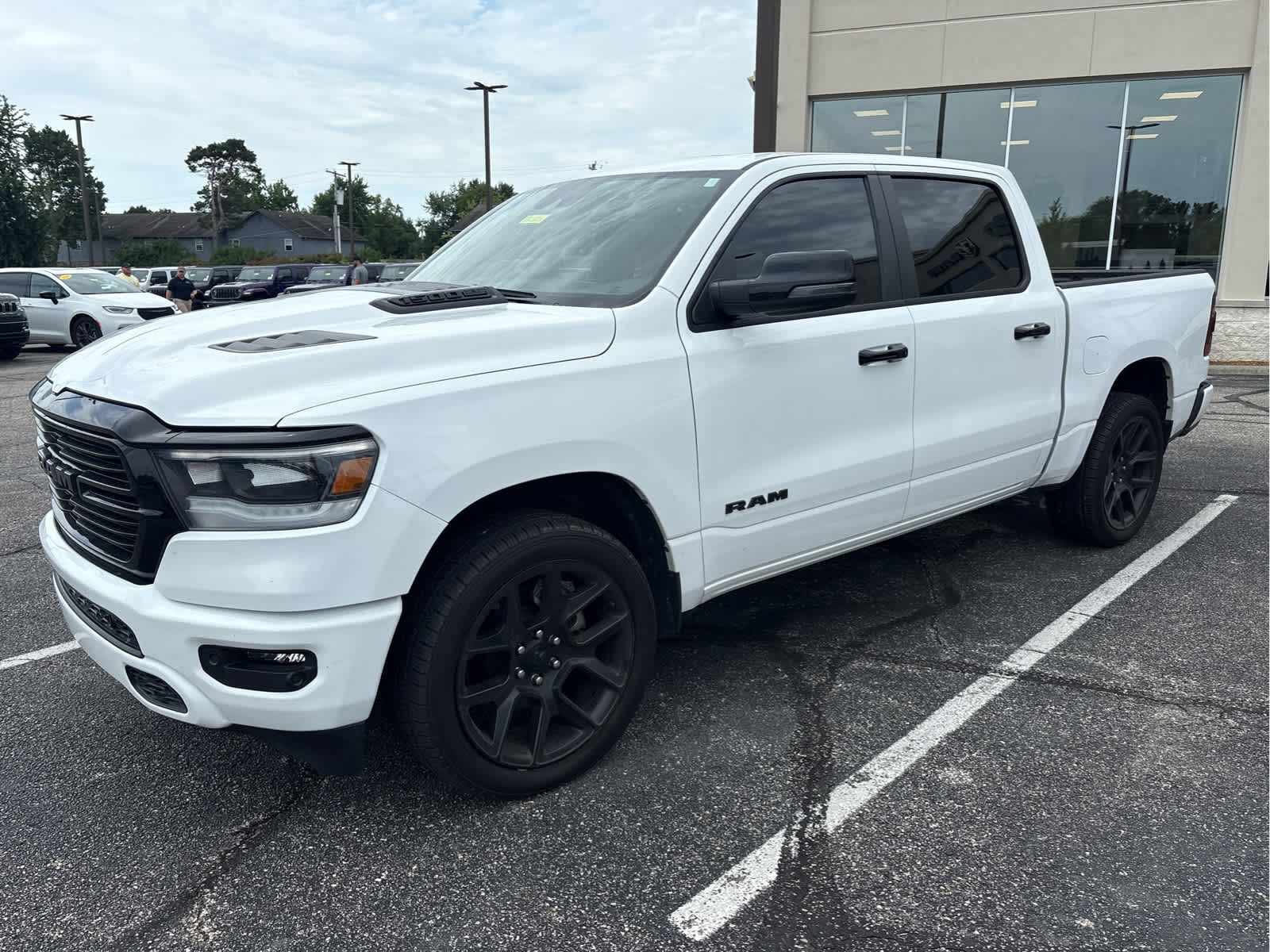 2024 RAM 1500 Laramie Crew Cab 4x4 5'7' Box