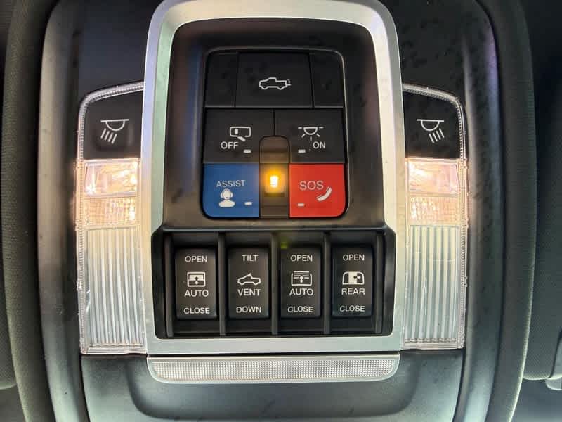 2024 RAM 1500 Laramie Crew Cab 4x4 5'7' Box