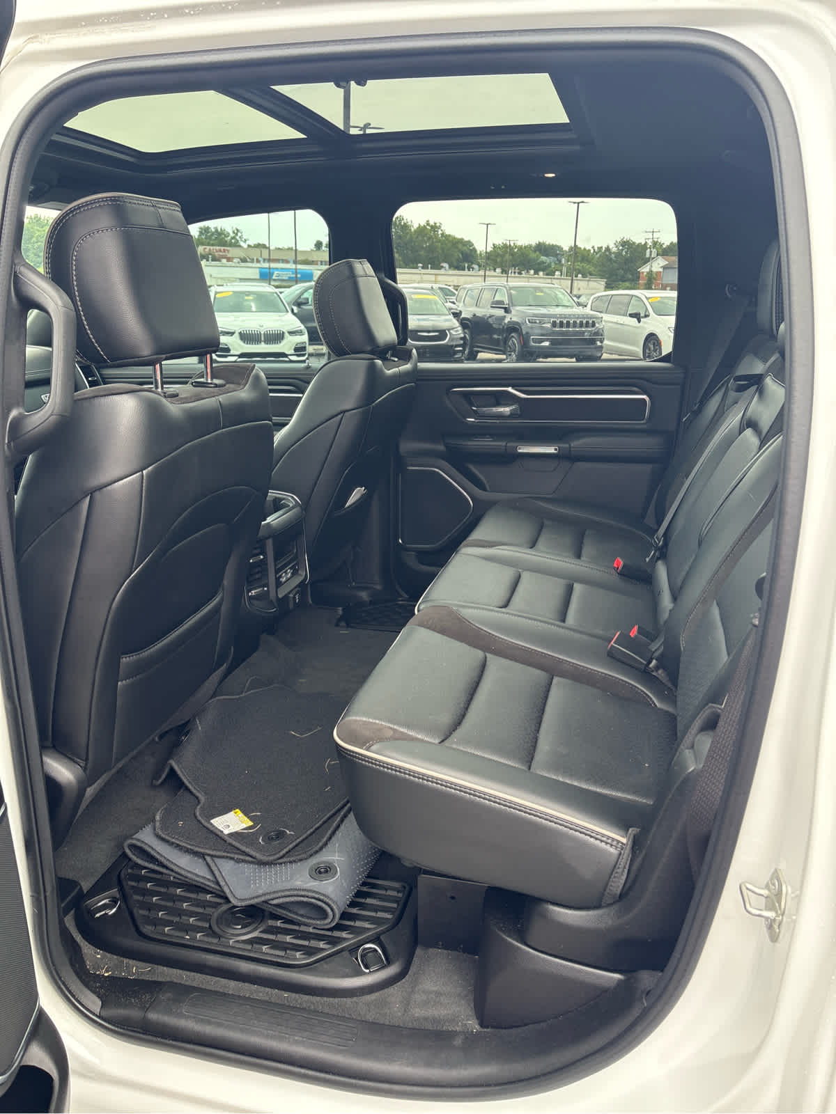 2024 RAM 1500 Laramie Crew Cab 4x4 5'7' Box