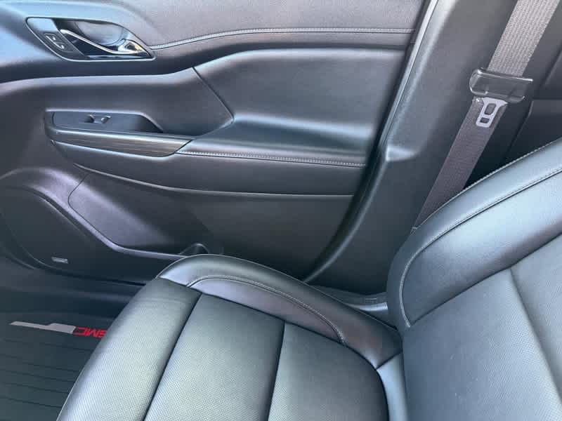 2021 GMC Acadia SLT