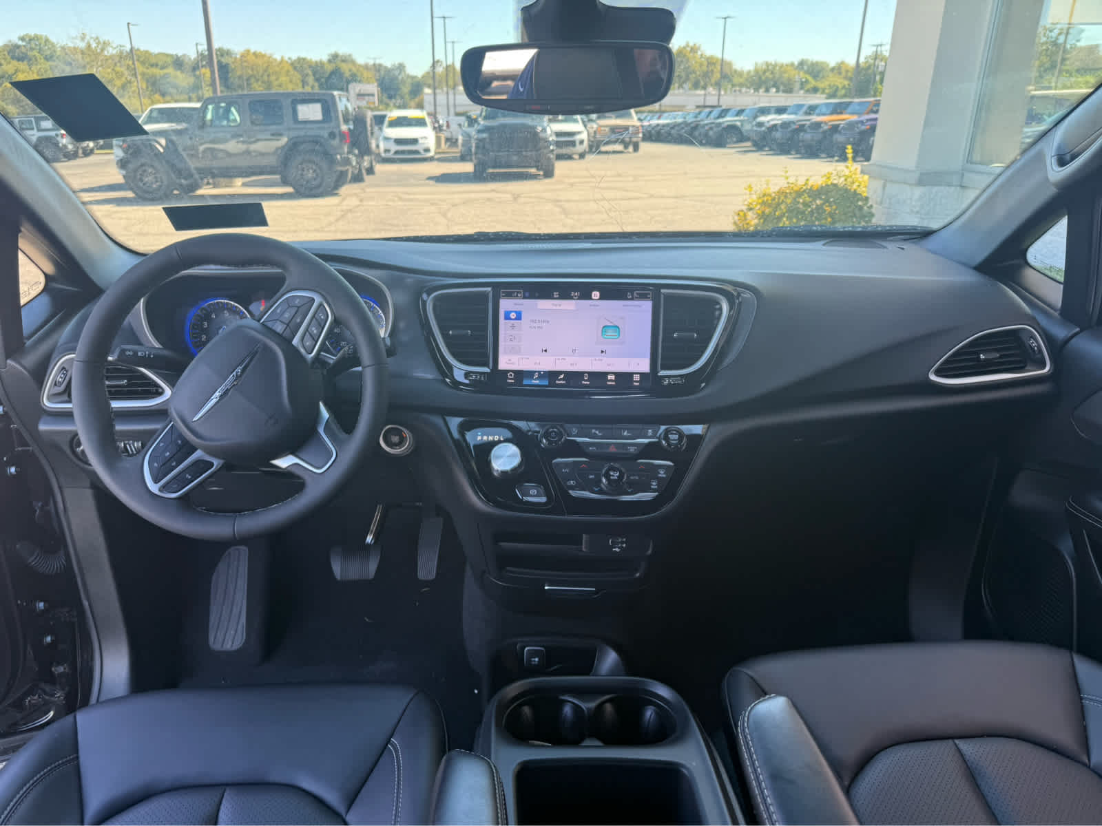2026 Chrysler Pacifica Select