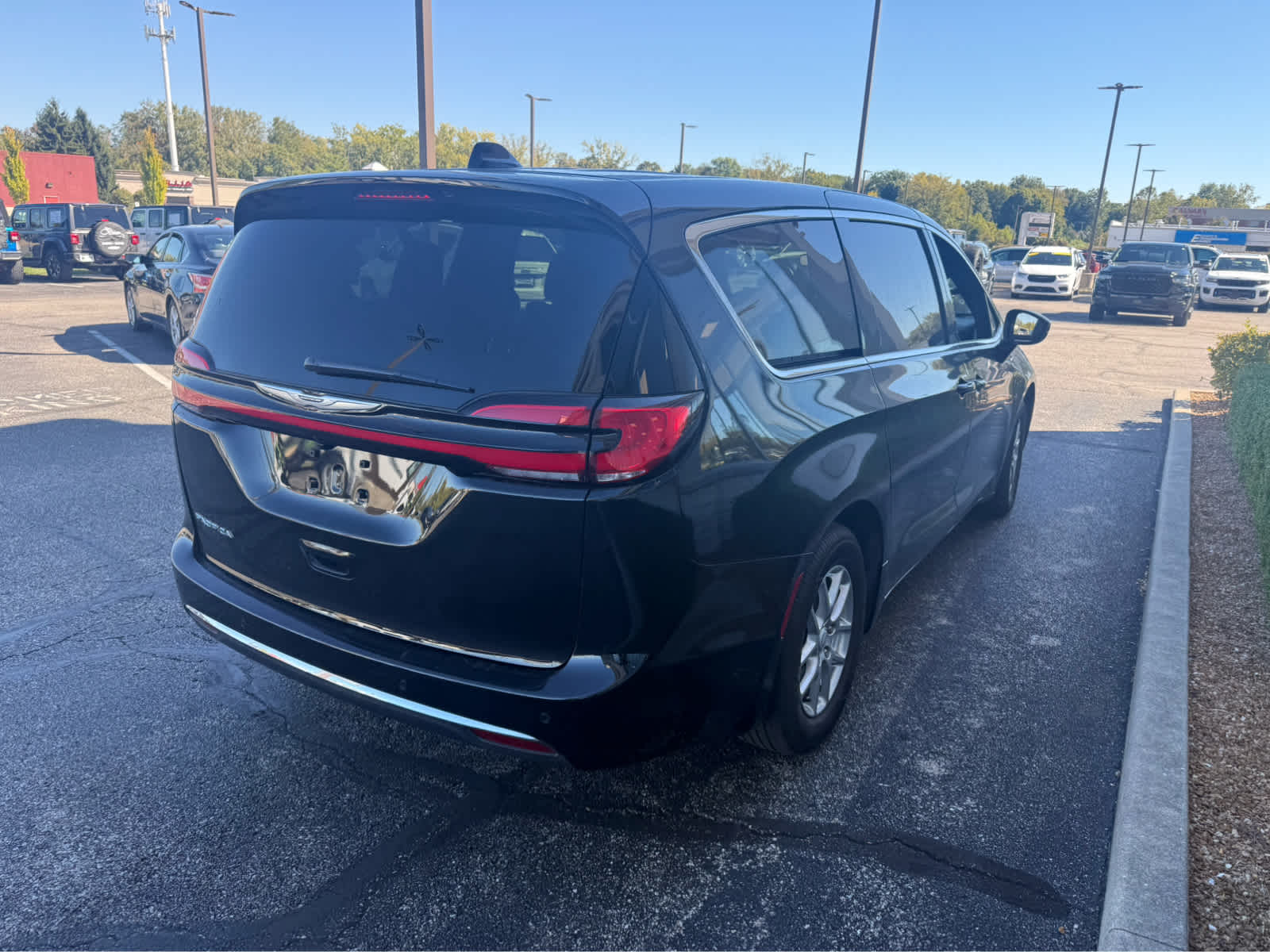 2026 Chrysler Pacifica Select
