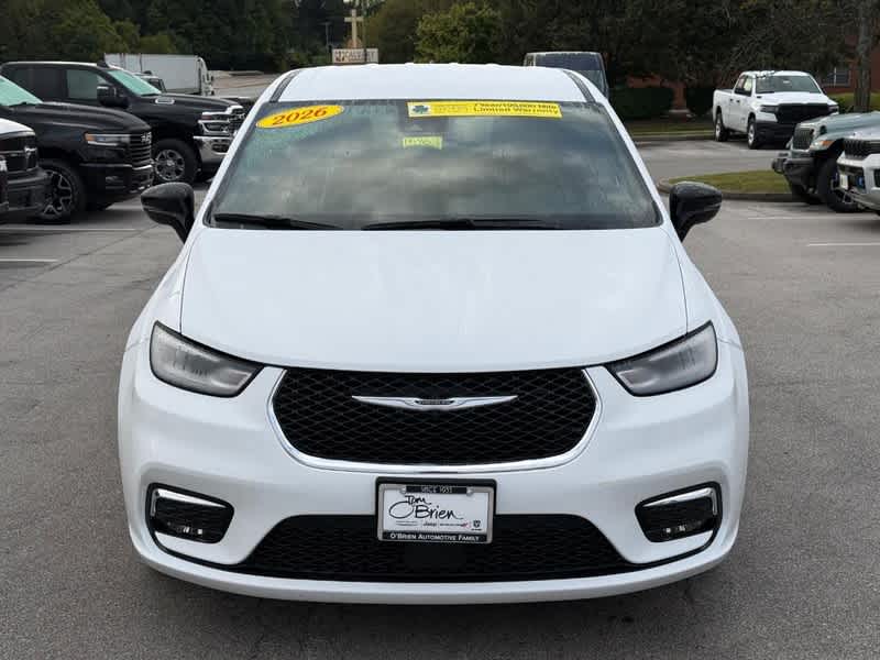 2026 Chrysler Pacifica Select