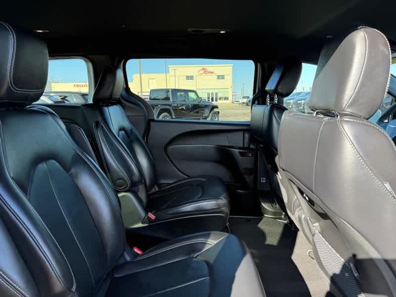 2022 Chrysler Pacifica Hybrid Touring L