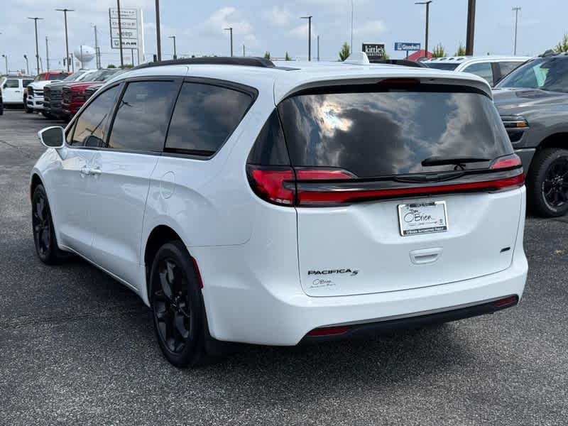 2022 Chrysler Pacifica Touring L