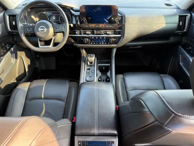 2022 Nissan Pathfinder SL