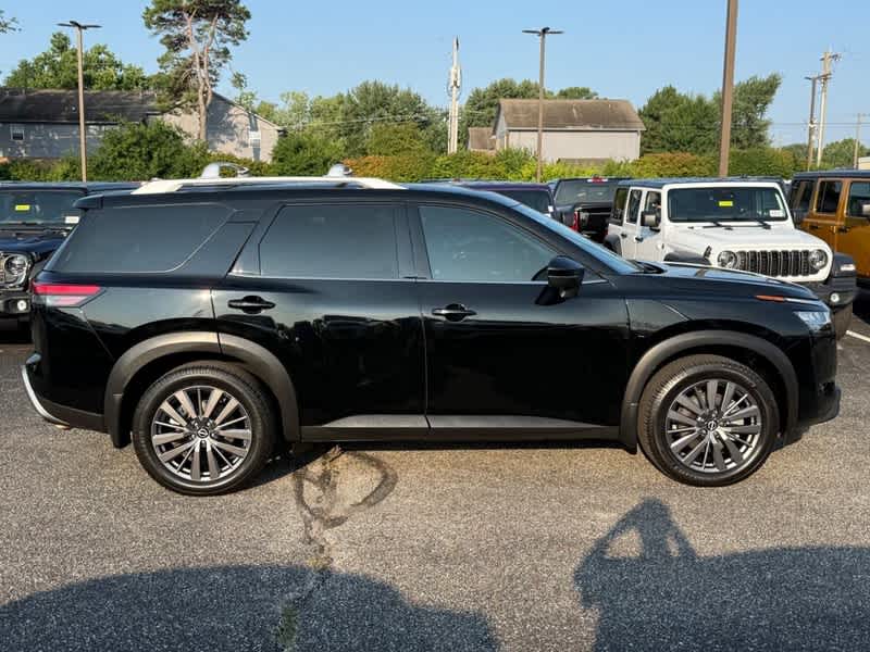 2022 Nissan Pathfinder SL
