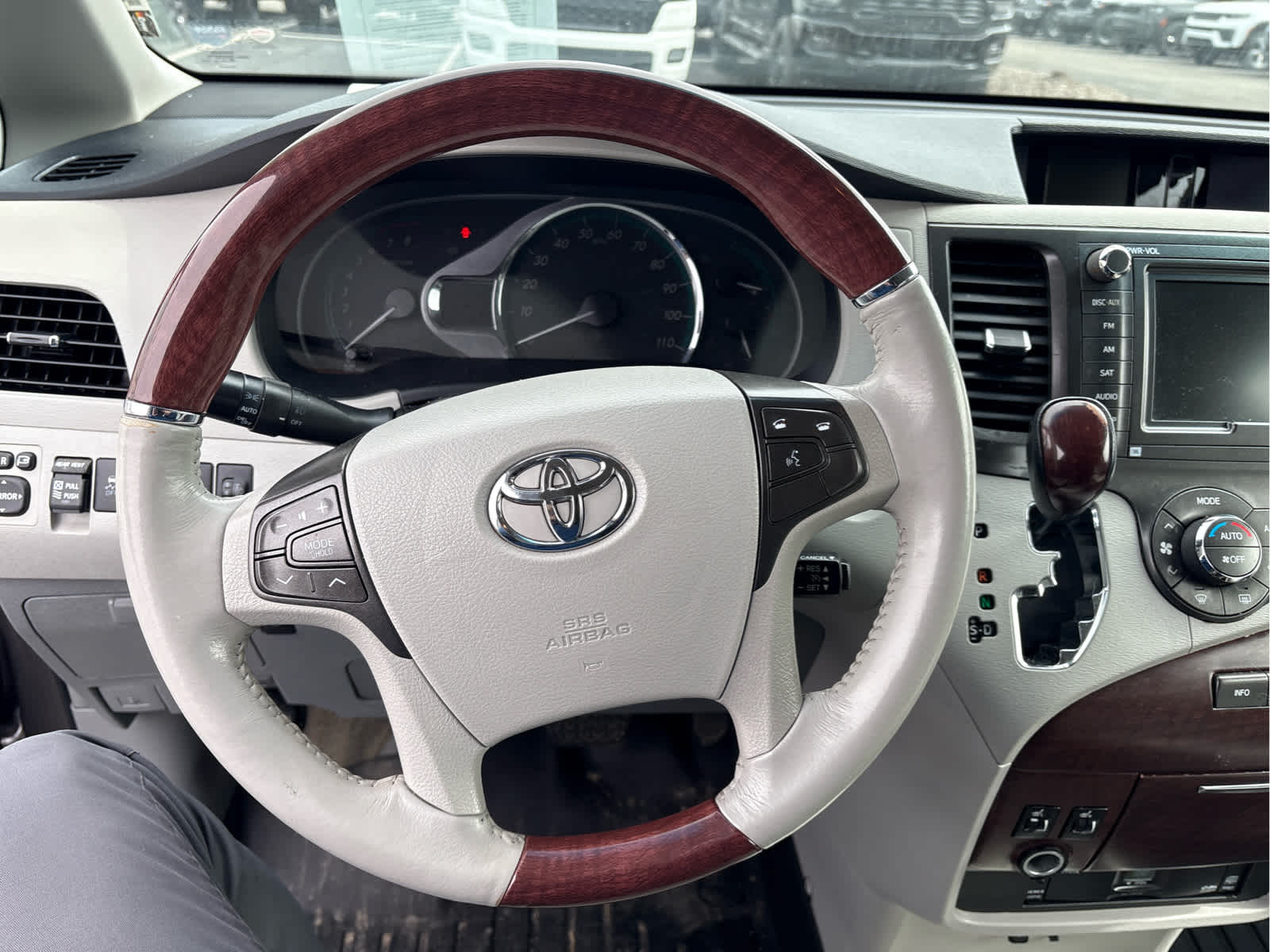 2014 Toyota Sienna XLE