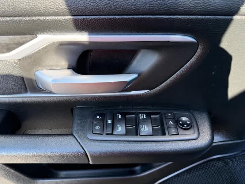 2020 RAM 1500 Big Horn 4x4 Crew Cab 57 Box