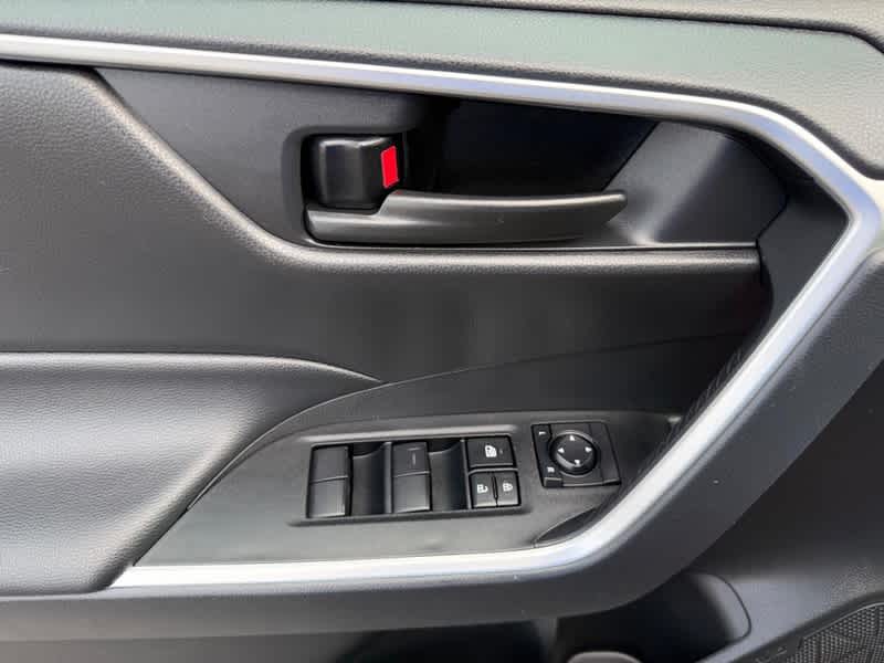 2025 Toyota RAV4 LE AWD