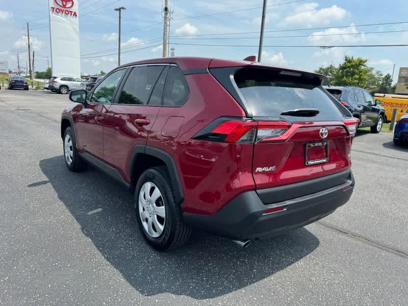 2024 Toyota RAV4 LE FWD