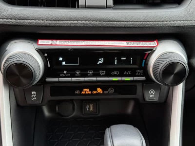 2025 Toyota RAV4 LE FWD