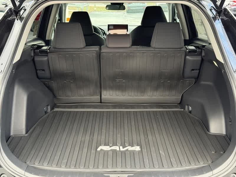 2025 Toyota RAV4 LE FWD