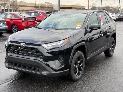 2025 Toyota RAV4 LE FWD