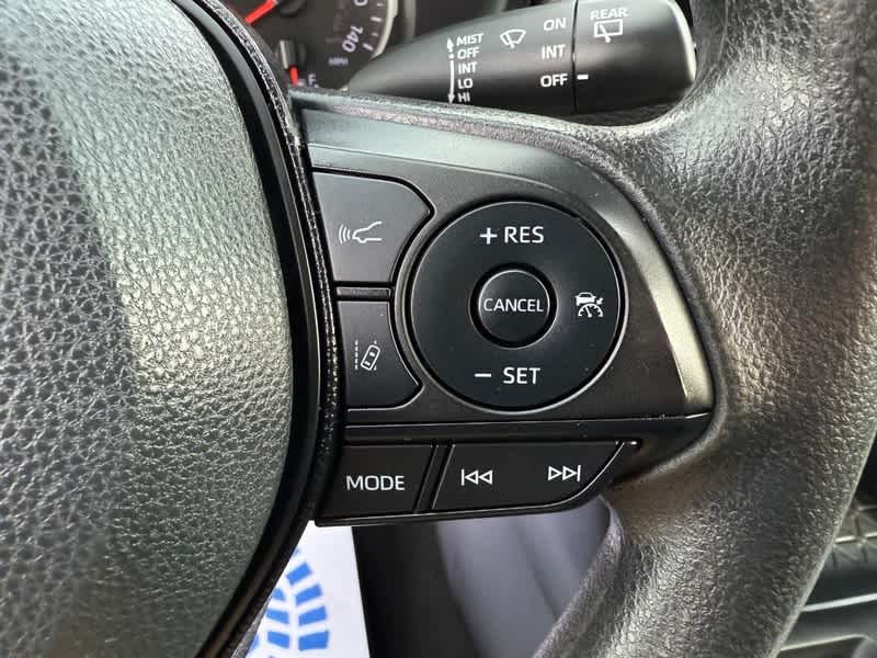 2021 Toyota RAV4 LE FWD