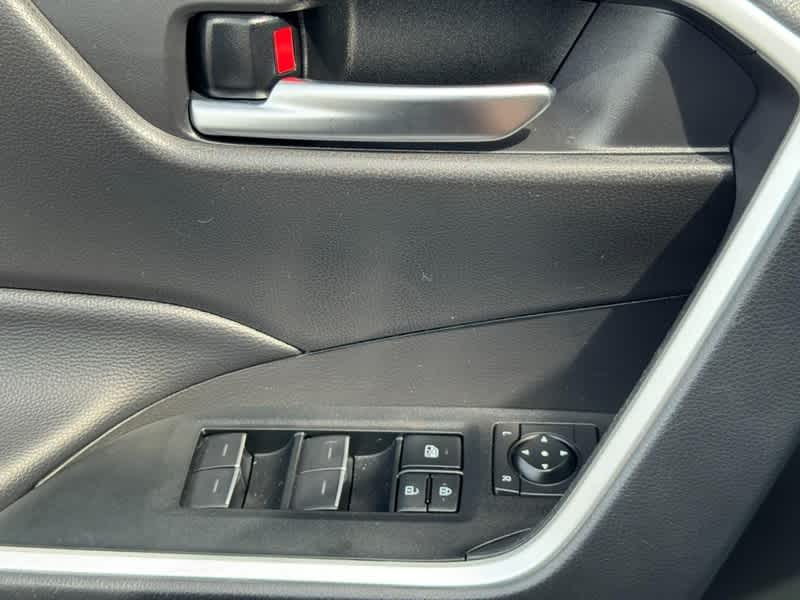2025 Toyota RAV4 XLE AWD