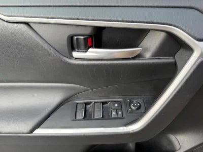 2025 Toyota RAV4 XLE AWD