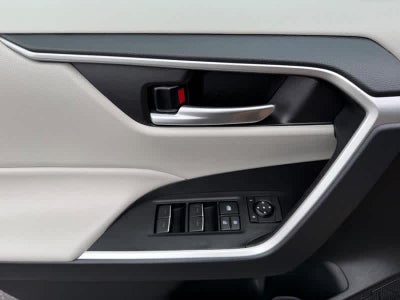 2025 Toyota RAV4 XLE AWD