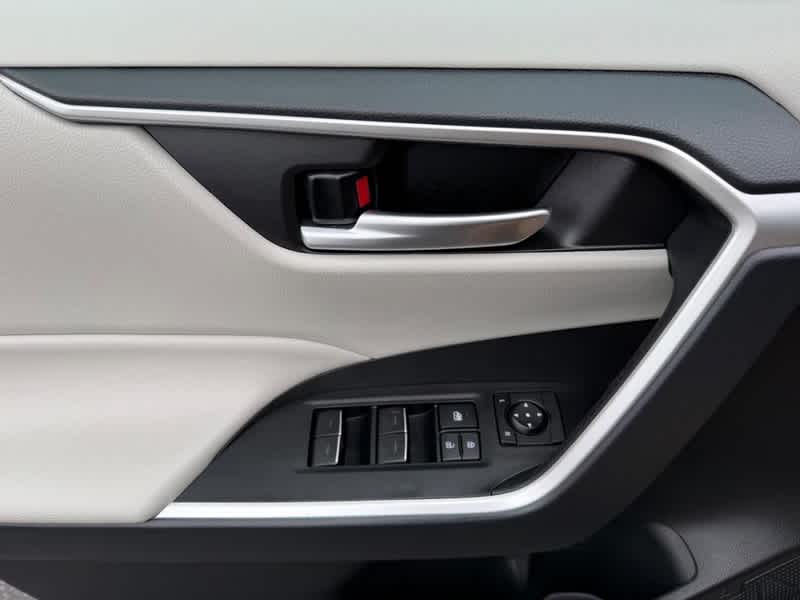 2025 Toyota RAV4 XLE AWD