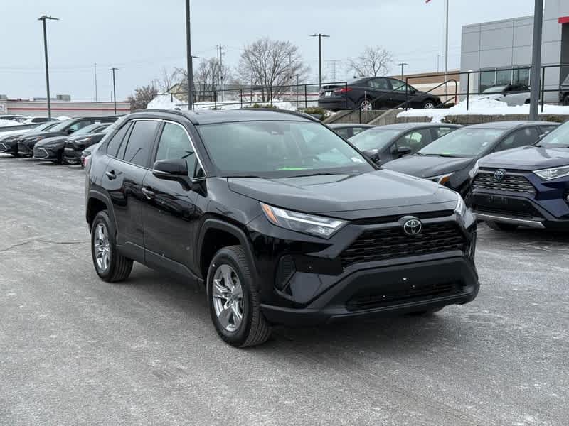 2025 Toyota RAV4 XLE AWD
