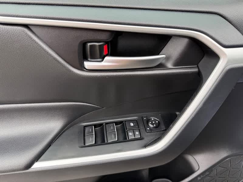 2025 Toyota RAV4 XLE AWD