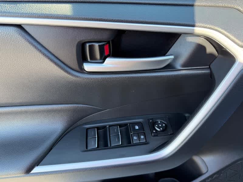 2025 Toyota RAV4 XLE AWD