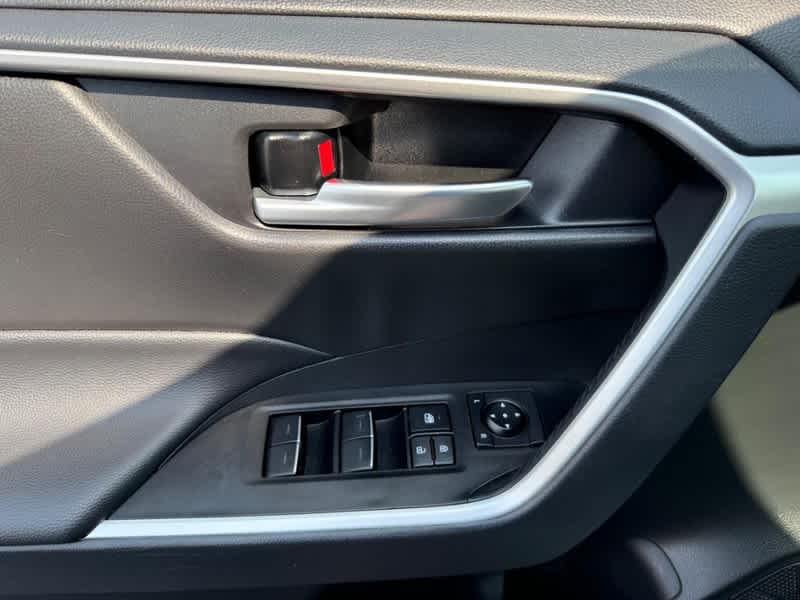 2025 Toyota RAV4 XLE AWD