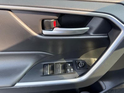 2025 Toyota RAV4 XLE AWD