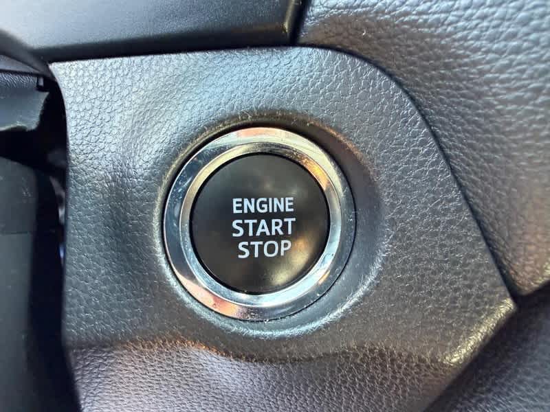 2025 Toyota RAV4 XLE FWD
