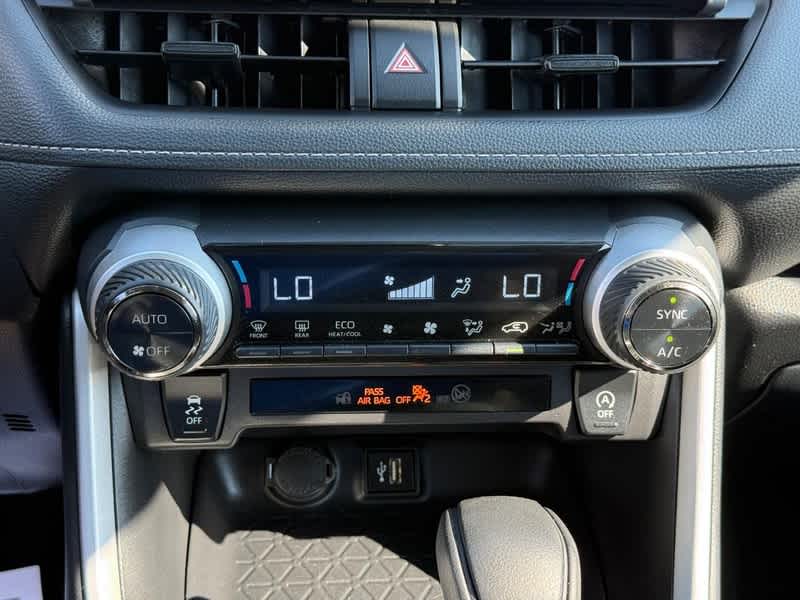 2025 Toyota RAV4 XLE FWD