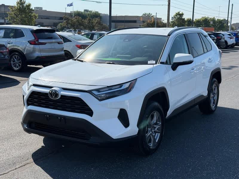 2025 Toyota RAV4 XLE FWD