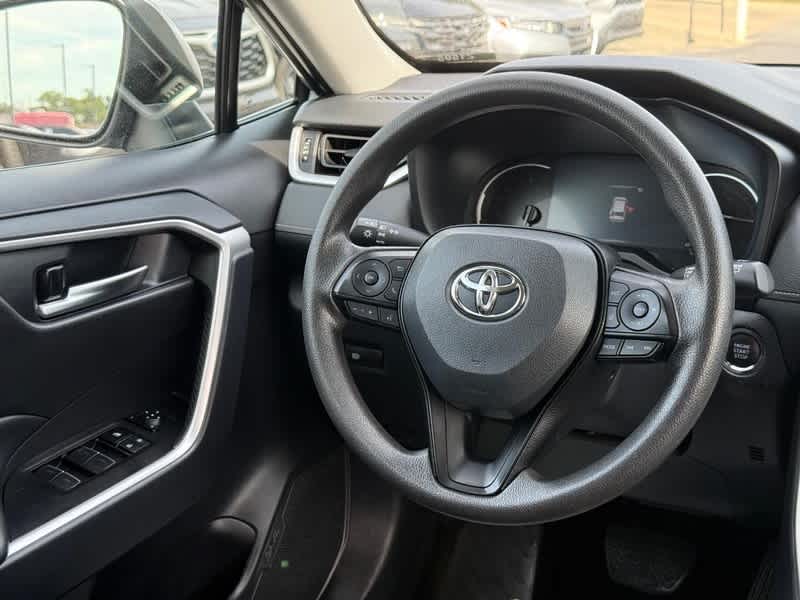 2025 Toyota RAV4 XLE FWD