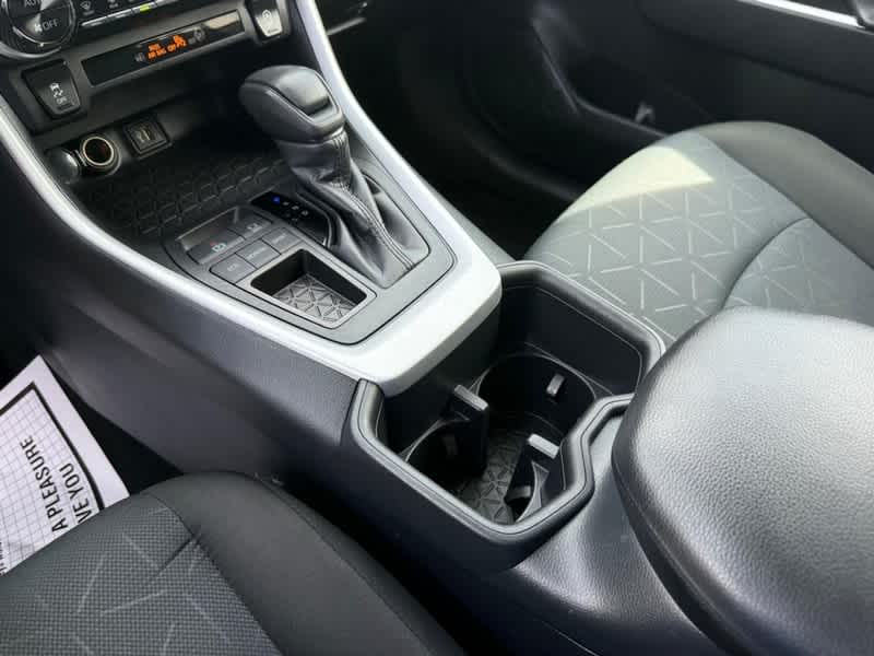 2025 Toyota RAV4 XLE FWD