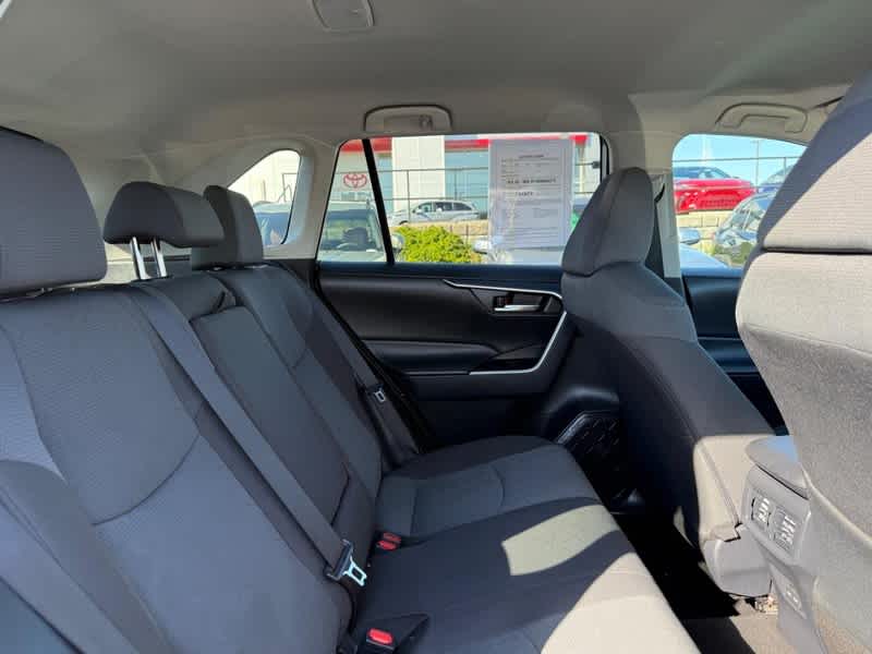 2025 Toyota RAV4 XLE FWD
