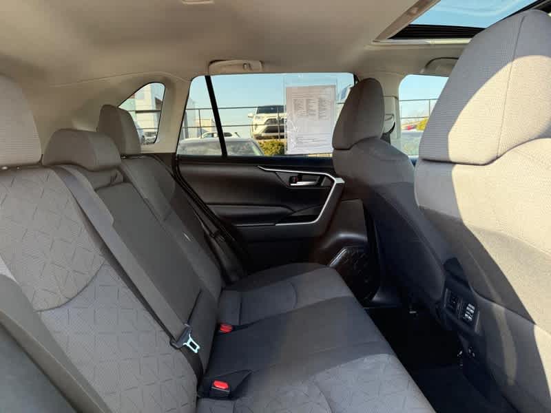 2020 Toyota RAV4 XLE FWD