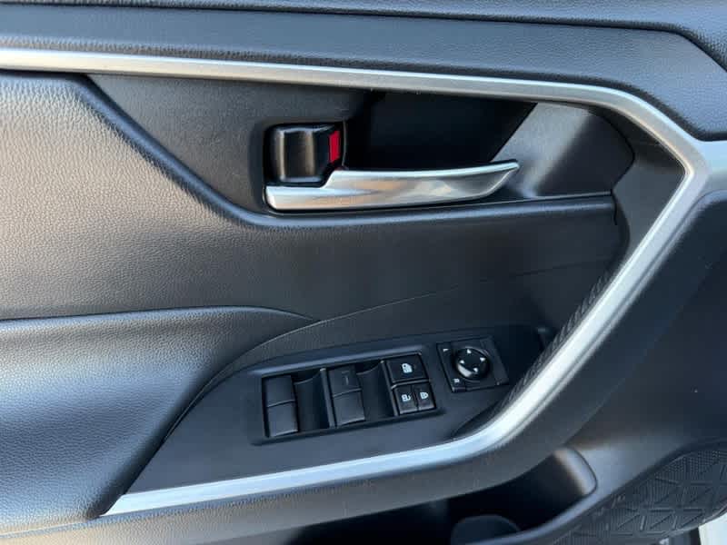 2020 Toyota RAV4 XLE FWD