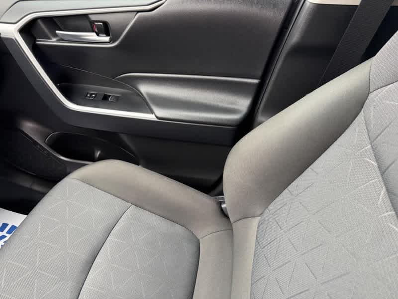 2025 Toyota RAV4 XLE FWD