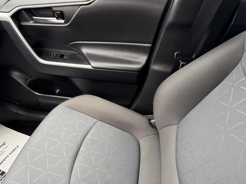 2025 Toyota RAV4 XLE FWD